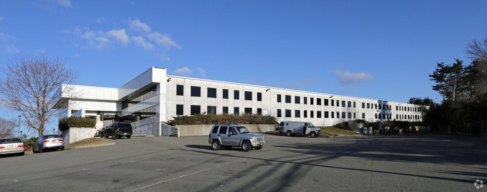 More Photos Of 500 N Broadway, Jericho Office For Lease