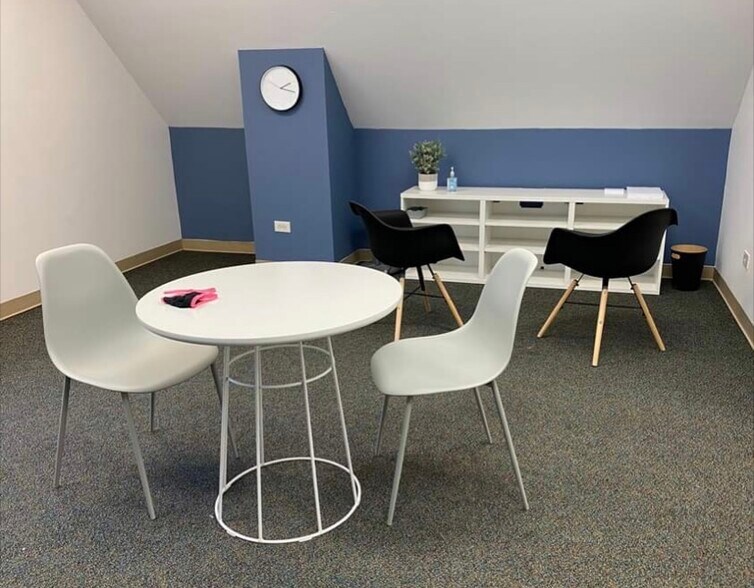 More Photos Of 1991 Sheridan Rd, Highland Park Office For Sale