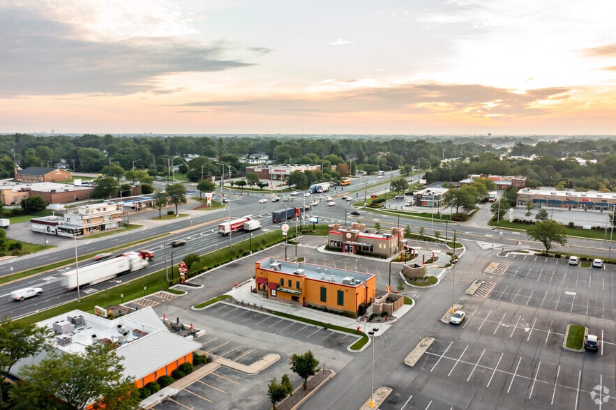 More Photos Of 19-171 E North Ave, Glendale Heights Unknown For Lease