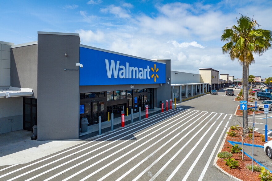 Primary Photo Of 959-991 E Eau Gallie Blvd, Melbourne Supermarket For Lease