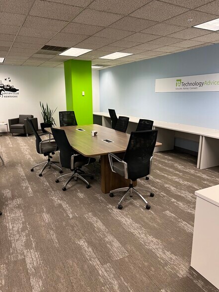 More Photos Of 9300 Shelbyville Rd, Louisville Office For Lease