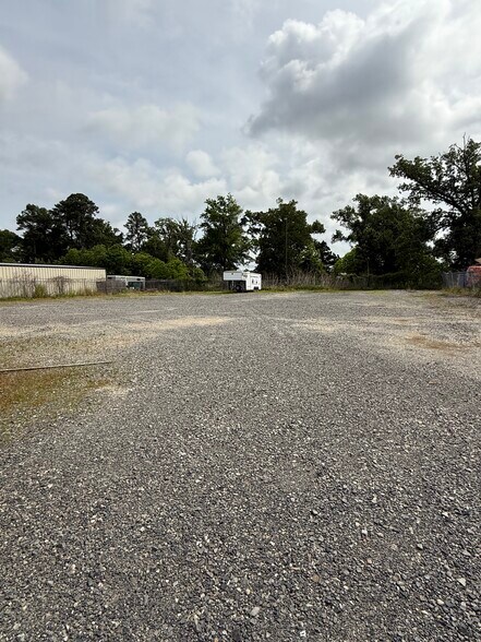 More Photos Of 9435 Saint Vincent Ave, Shreveport Distribution For Lease