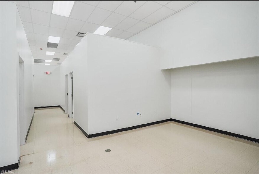 More Photos Of 475 E 185th St, Euclid Drugstore For Sale