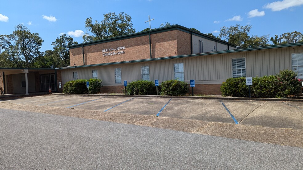 Primary Photo Of 1045 Coliseum Blvd, Montgomery Religious Facility For Sale