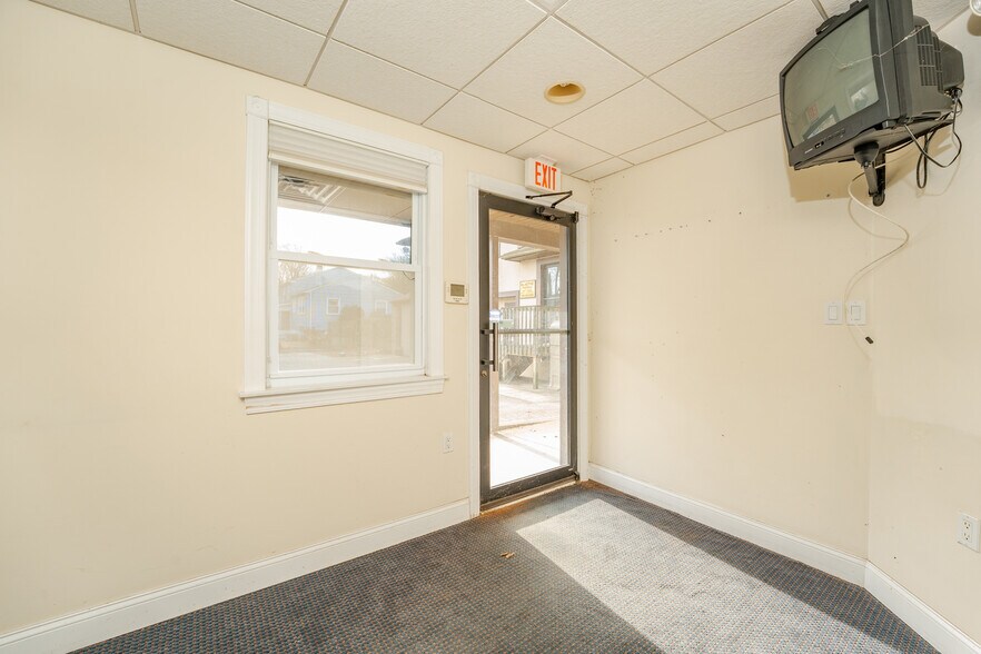 More Photos Of 98 New Rd, Somers Point Showroom For Sale