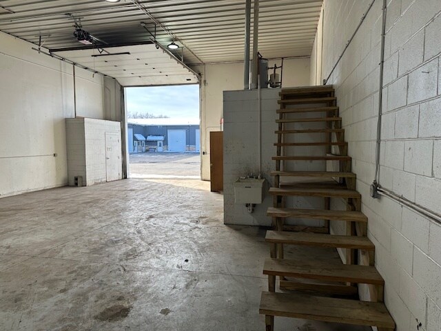 More Photos Of 14537 Edison Dr, New Lenox Warehouse For Lease