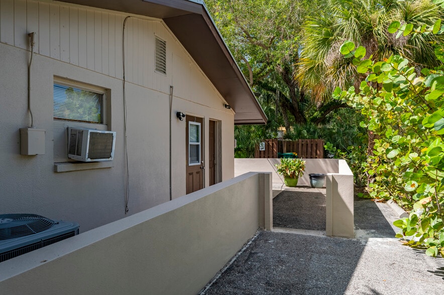 More Photos Of 23087 Central Ave, Port Charlotte Multifamily For Sale