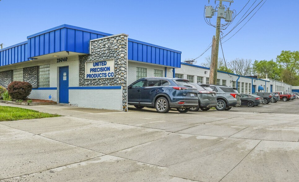 More Photos Of 25040 Van Born Rd, Dearborn Heights Manufacturing For Sale