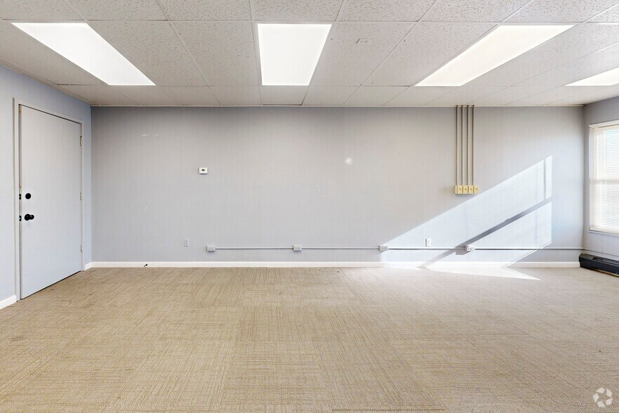 More Photos Of 150 Sheridan Blvd, Denver Office For Lease