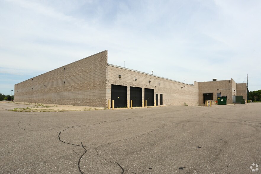 More Photos Of 23351 Eureka Rd, Taylor Freestanding For Lease