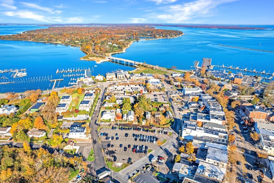 More Photos Of 23 Bridge St, Sag Harbor Freestanding For Sale