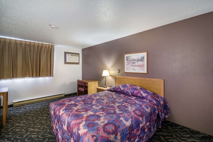 More Photos Of 427 2nd Avenue NW, Wibaux Hotel For Sale
