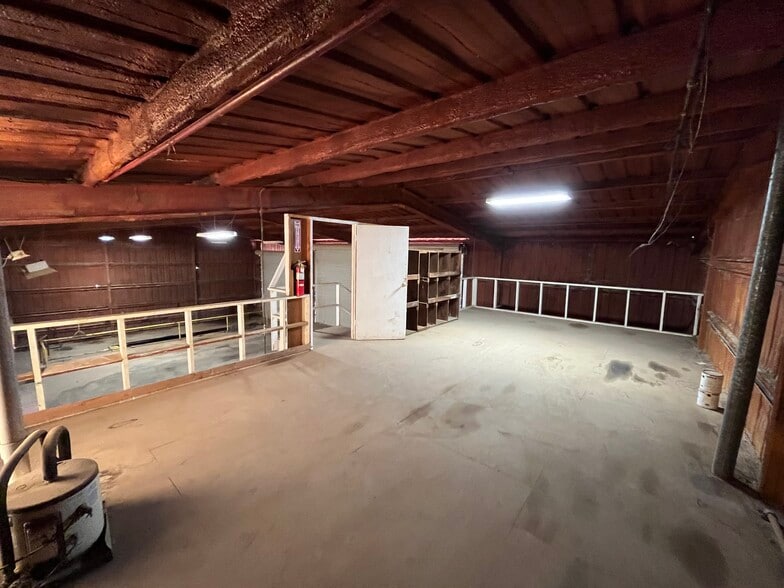More Photos Of 2306 E Broadway St, Sweetwater Truck Terminal For Lease