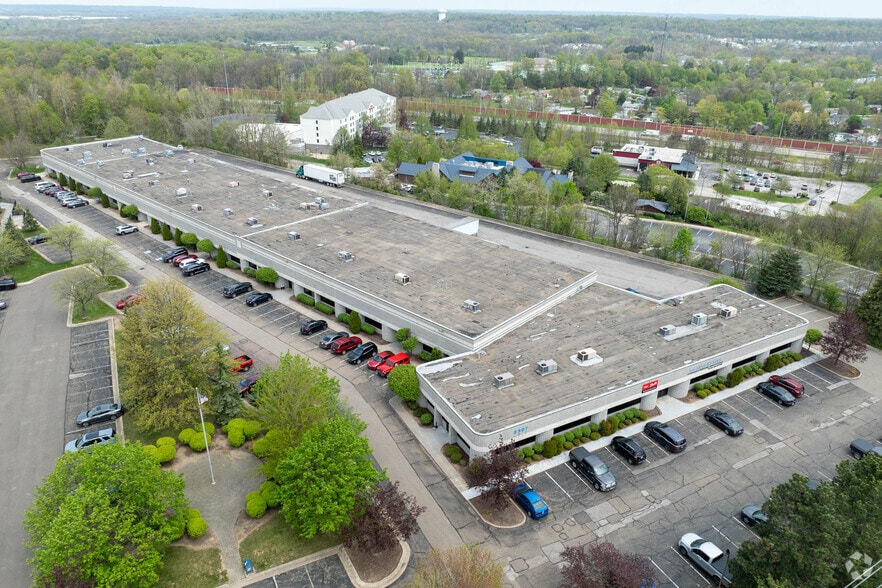 More Photos Of 2307 E Aurora Rd, Twinsburg Flex For Lease