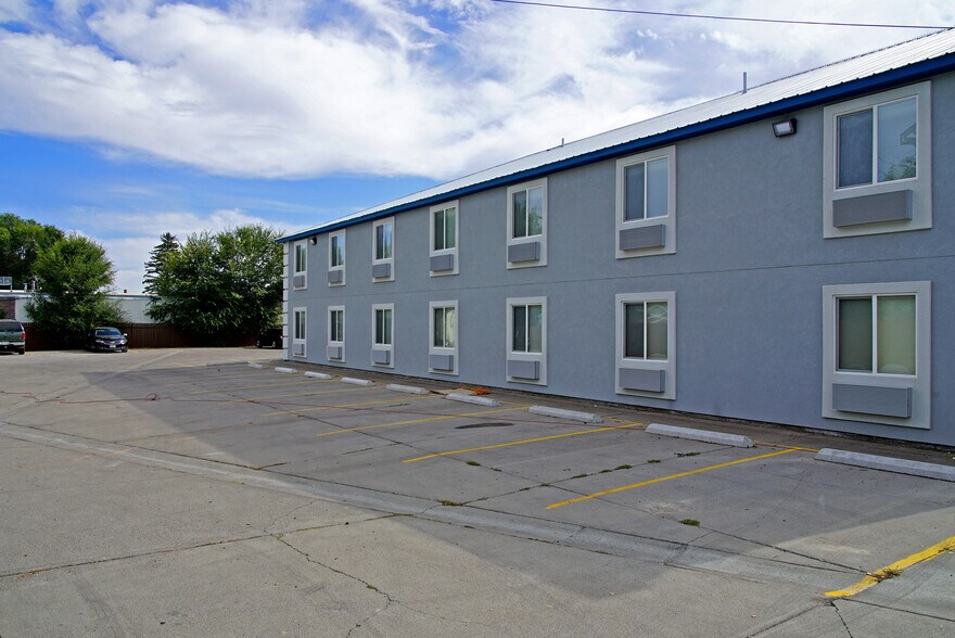 More Photos Of 1519 Grande Ave, Monte Vista Hotel For Sale