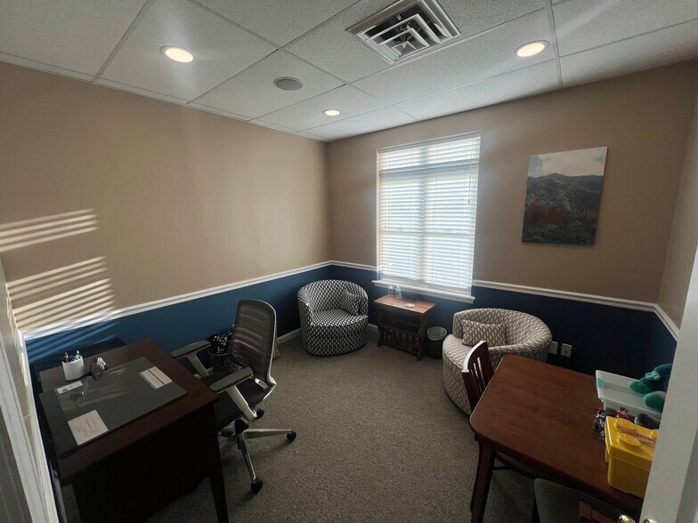 More Photos Of 5720 Gateway, Mason Loft Creative Space For Sale