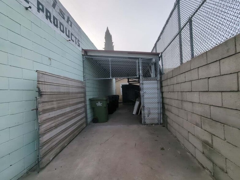 More Photos Of 702 Vesta St, Inglewood Manufacturing For Sale