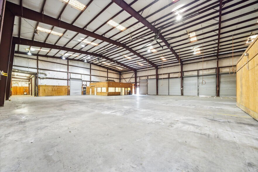 More Photos Of 14110 Stuebner Airline Rd, Houston Convenience Store For Sale