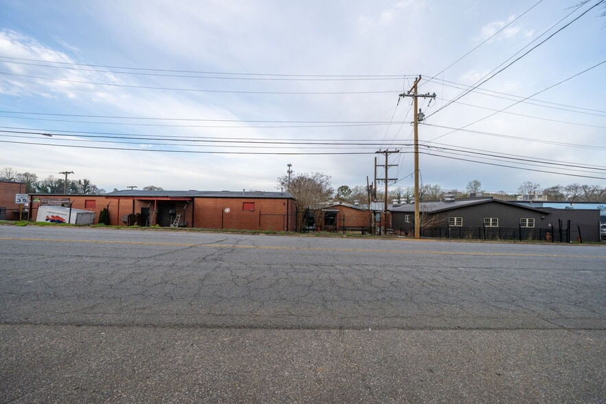 More Photos Of 719 Old Lenoir Rd, Hickory Warehouse For Sale