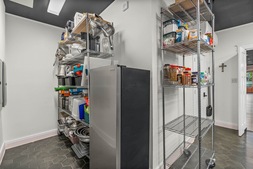 More Photos Of 922 Saraland Blvd S, Saraland Restaurant For Sale