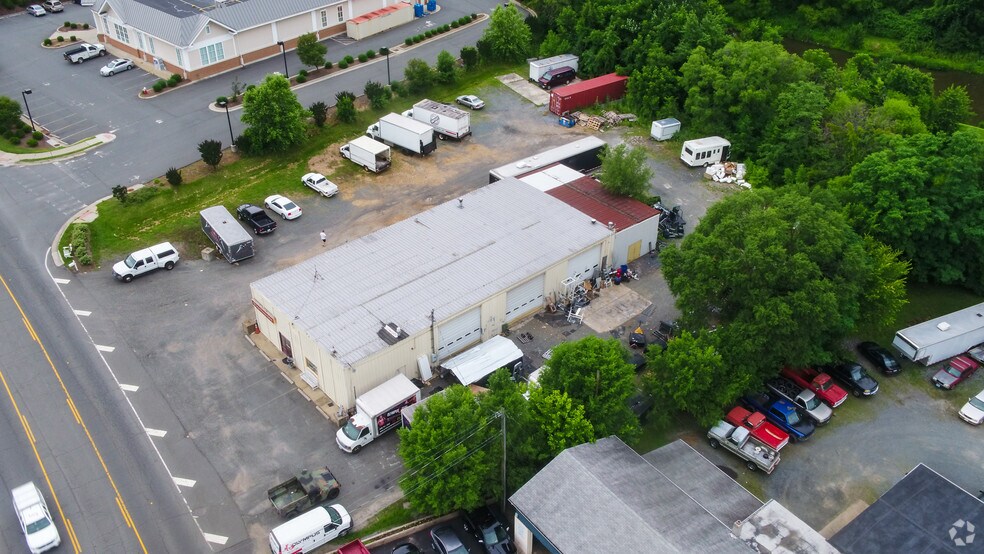 More Photos Of 871 E Main St, Purcellville Storefront For Lease