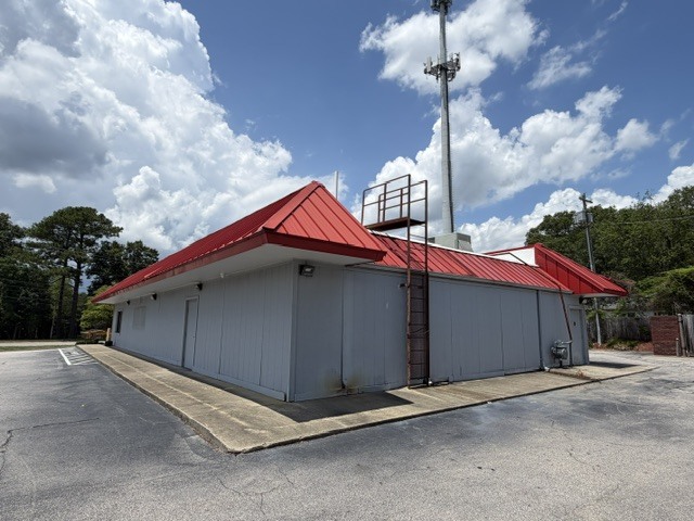 More Photos Of 2820 Ramsey St, Fayetteville Freestanding For Sale