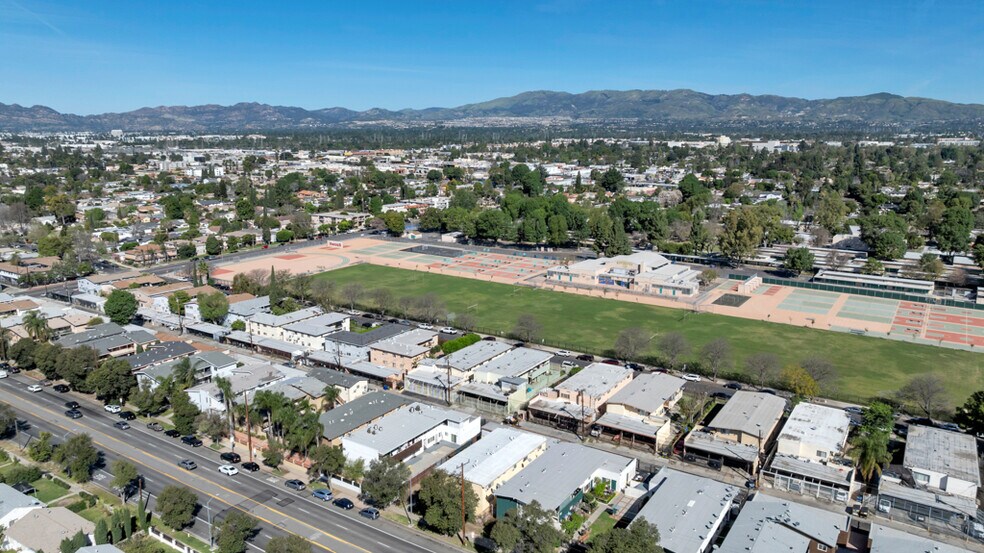 More Photos Of 17945 Roscoe Blvd, Northridge Apartments For Sale