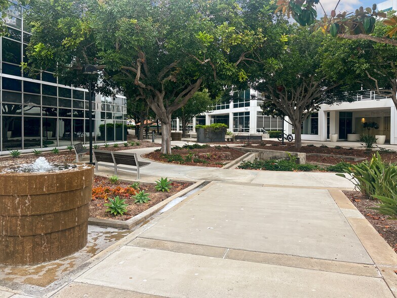 More Photos Of 701 Palomar Airport Rd, Carlsbad Coworking Space