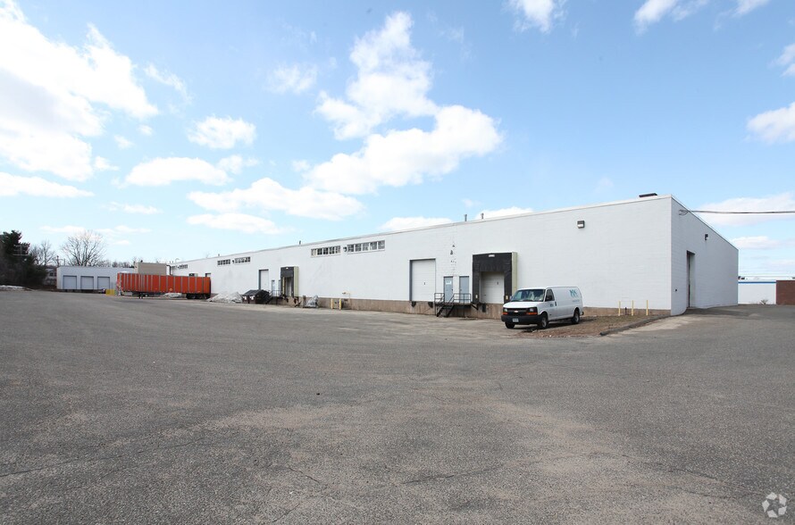 More Photos Of 2-8 Progress Dr, Manchester Warehouse For Lease