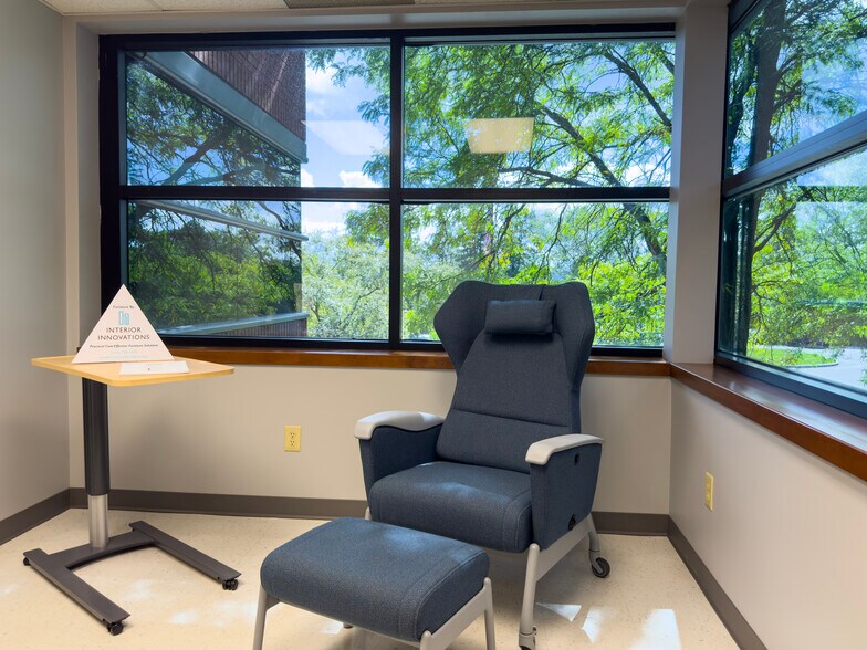 More Photos Of 4820 W Taft Rd, Liverpool Medical For Lease