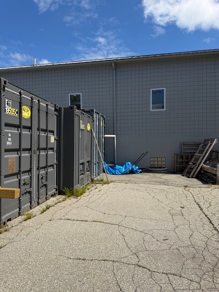More Photos Of 571 Broad St, New London Freestanding For Lease