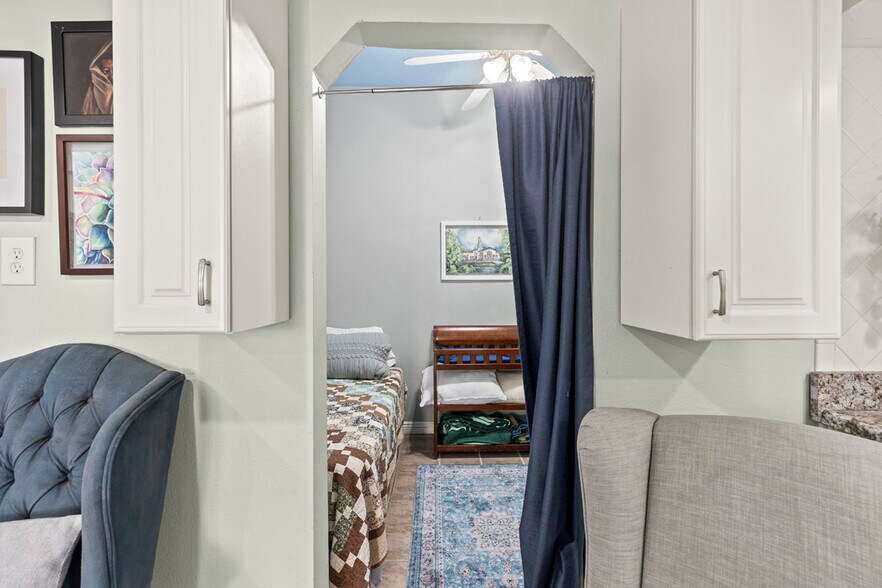 More Photos Of 906 E Commonwealth Ave, Fullerton Storefront For Sale