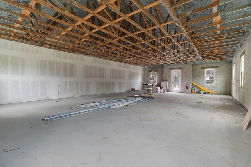 More Photos Of 1640 Lexington Green Ln, Sanford Medical For Lease