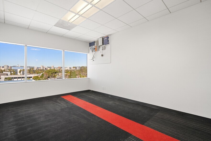 More Photos Of 2566 Overland Ave, Los Angeles Medical For Lease