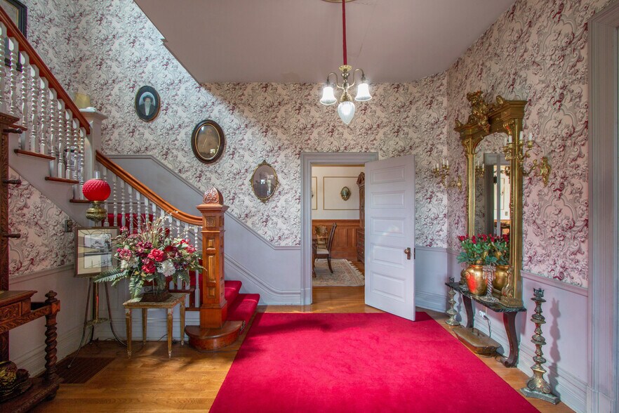 More Photos Of 608 W 6th St, The Dalles Specialty For Sale