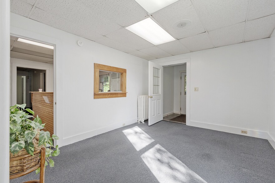 More Photos Of 68 Brattleboro Road, Hinsdale Loft Creative Space For Sale