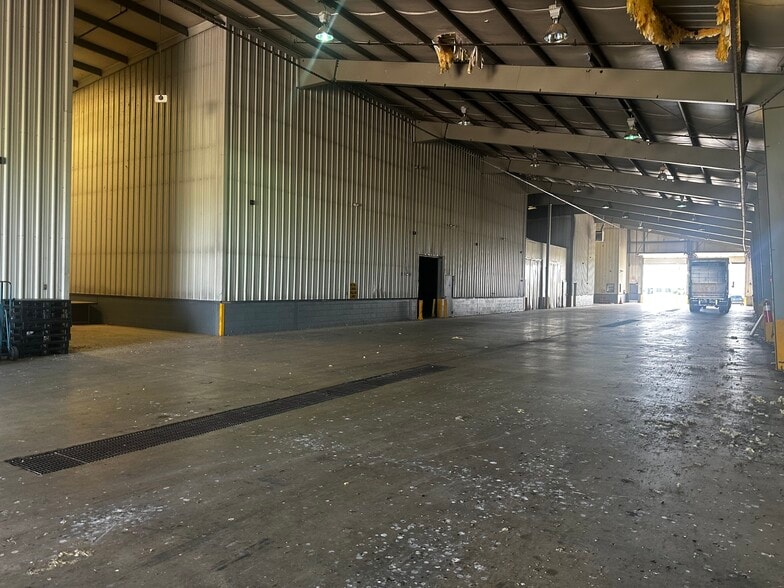 More Photos Of 5301 SW 11th St, Lawton Refrigeration Cold Storage For Lease