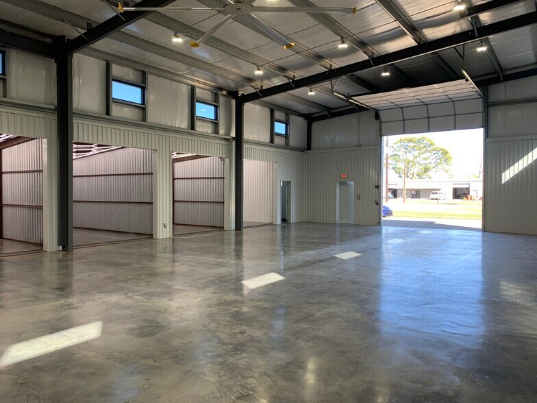 More Photos Of 10819 Paulus Dr, Houston Industrial For Sale