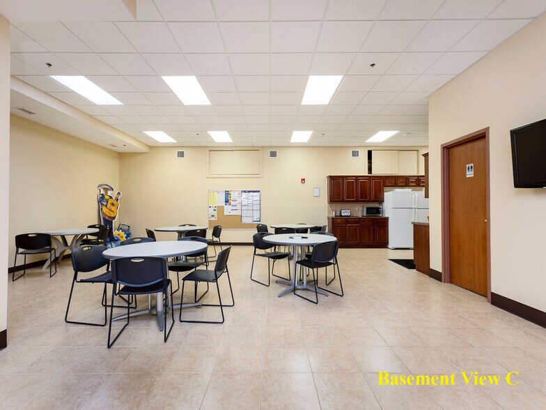 More Photos Of 739 North Ave, Glendale Heights Loft Creative Space For Lease