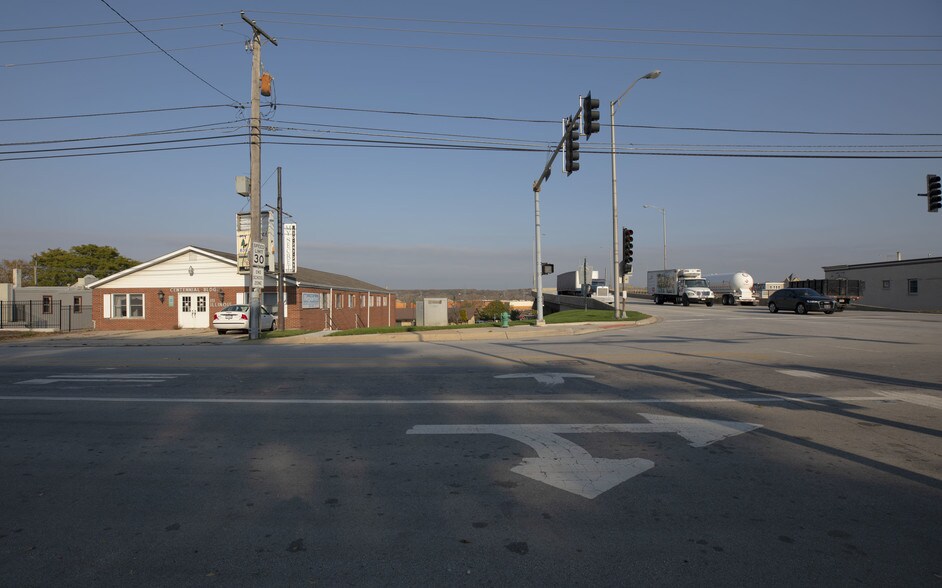 More Photos Of 116 Main St, Lemont Office For Sale