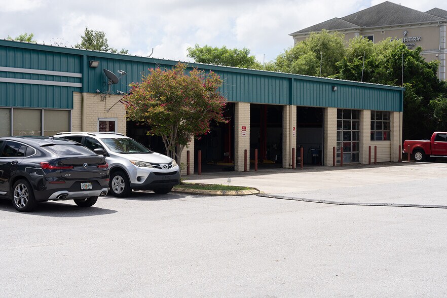 More Photos Of 5660 W Waters Ave, Tampa Auto Repair For Sale
