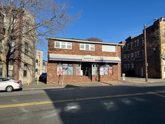 More Photos Of 30 Boston St, Salem Storefront Retail Residential For Lease