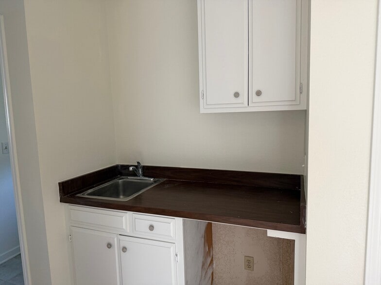 More Photos Of 1457 E Chapman Ave, Fullerton Office For Sale