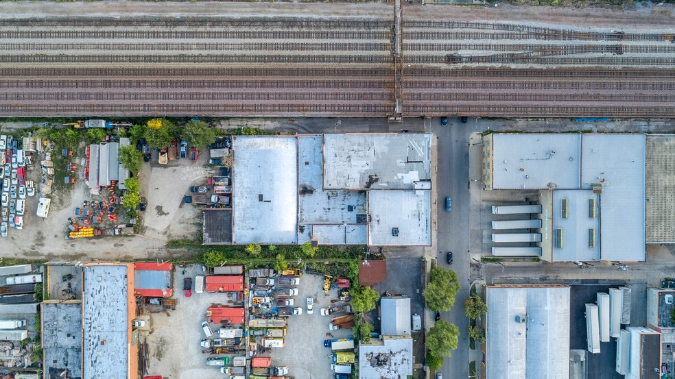 More Photos Of 401 N Leavitt St, Chicago Manufacturing For Sale