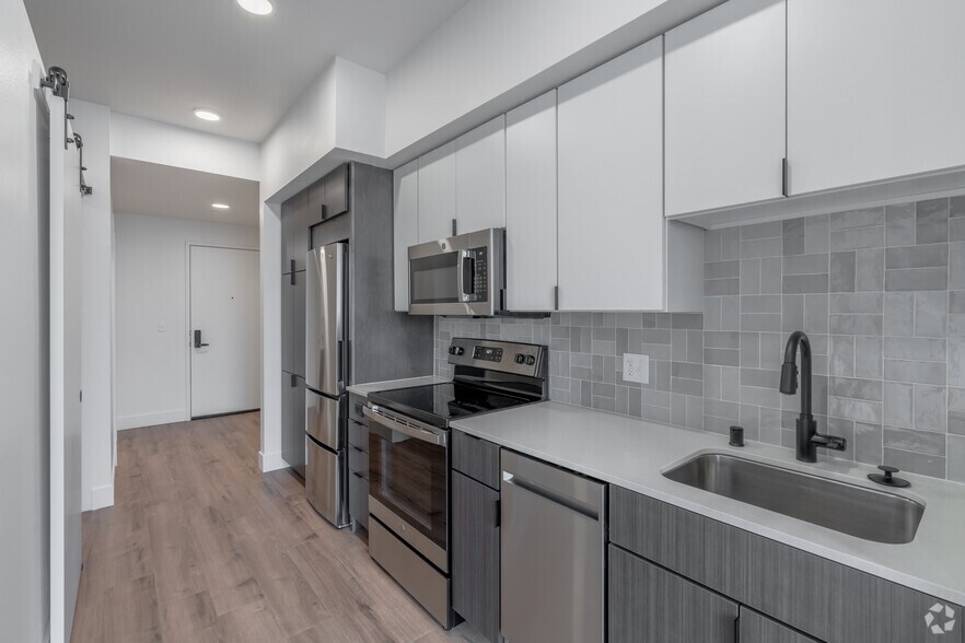 More Photos Of 208 N Samish Way, Bellingham Apartments For Lease