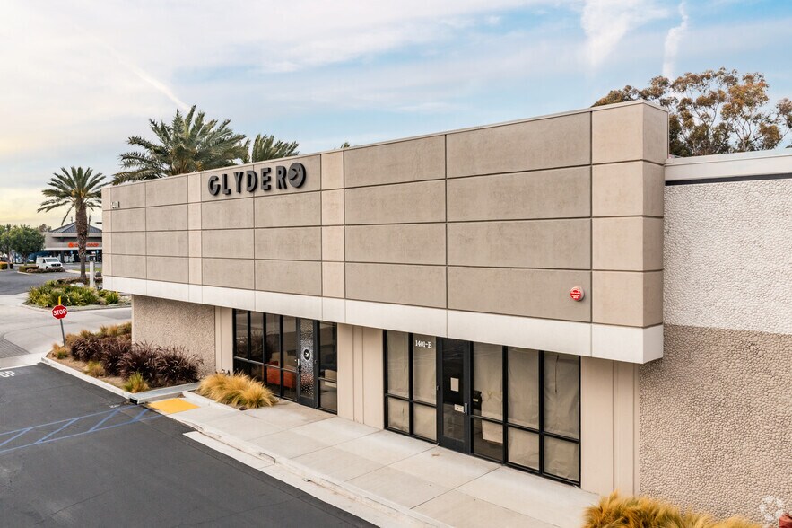 More Photos Of 1401 Village Way, Santa Ana Flex For Lease