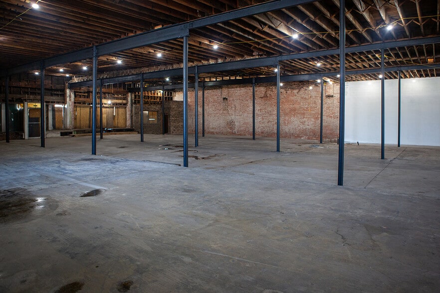 More Photos Of 3222-3228 Troost Ave, Kansas City Storefront For Sale