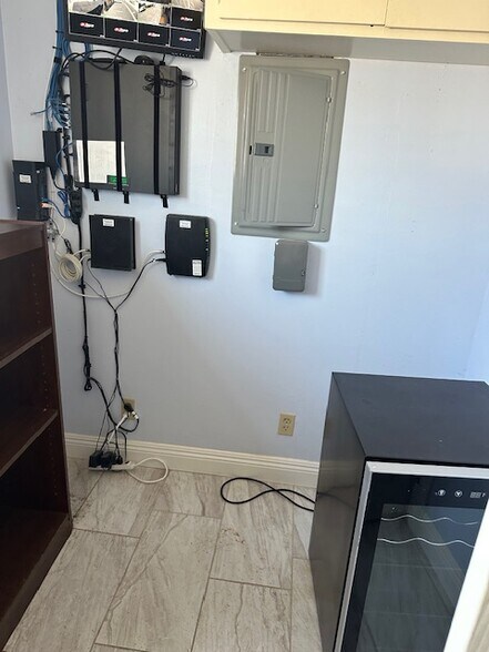 More Photos Of 641-681 S Beach Blvd, La Habra Unknown For Lease