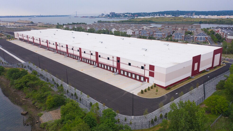 More Photos Of 101 Port Lincoln Rd, Bayonne Distribution For Lease