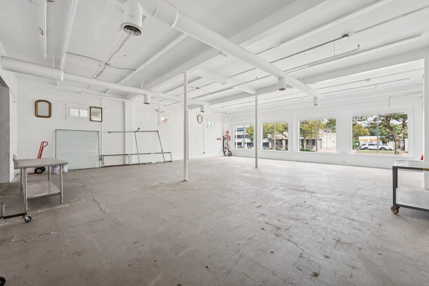 More Photos Of 235-239 W Landis Ave, Vineland Freestanding For Sale